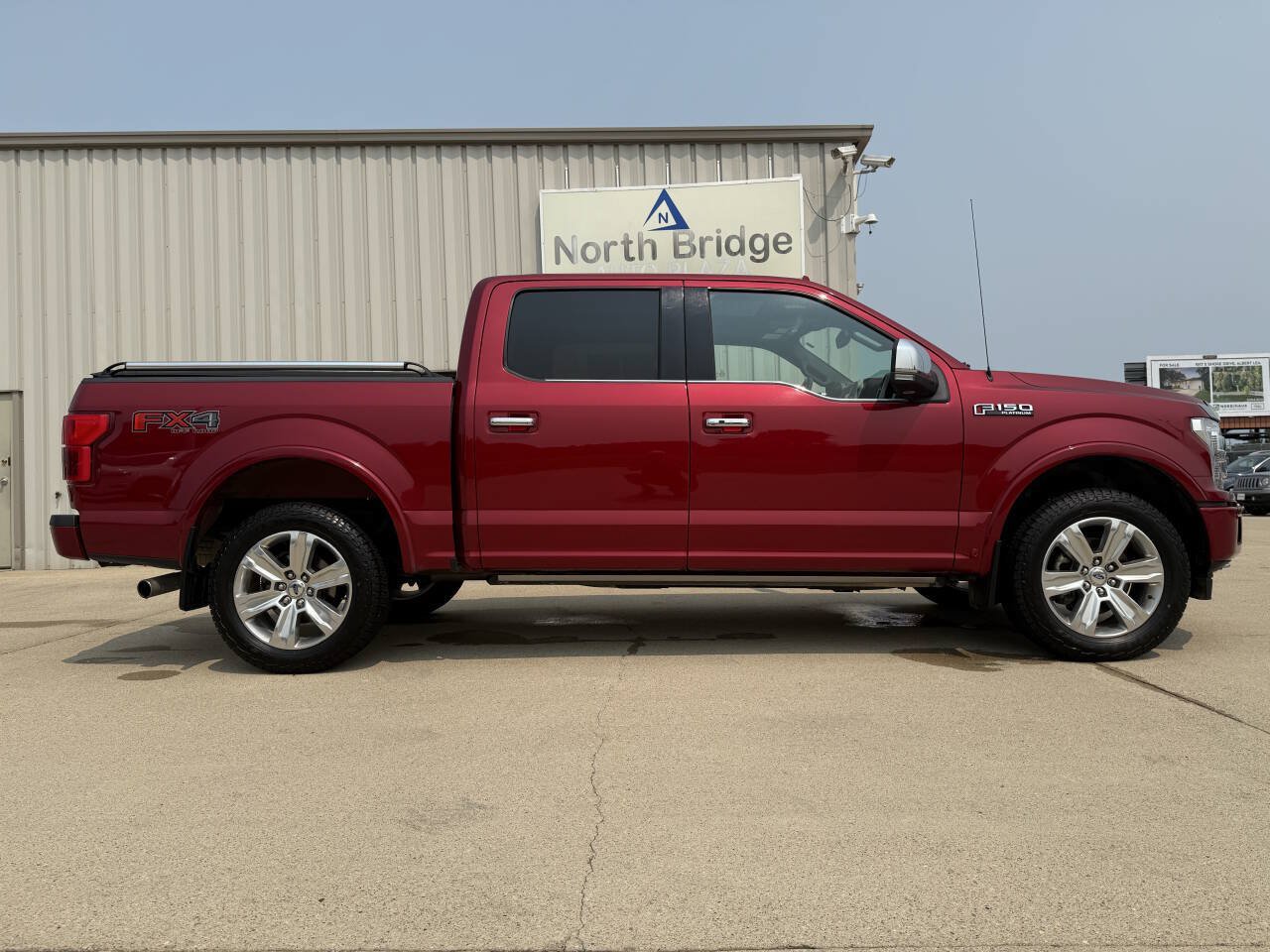 Used 2018 Ford F150 Platinum w/ Equipment Group 701A Luxury AWD/4WD image 31