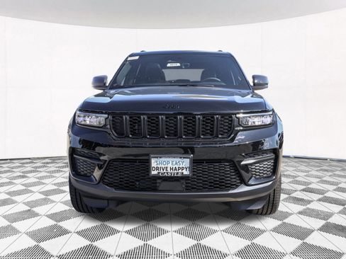 New 2025 Jeep Grand Cherokee Altitude image 13