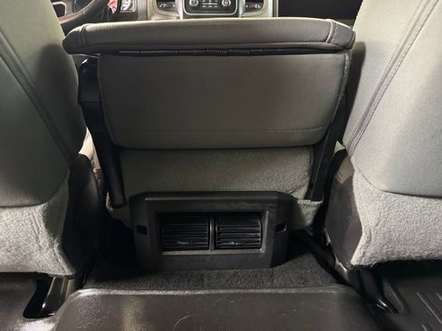 Used 2015 RAM 2500 Tradesman w/ Chrome Appearance Group image 17