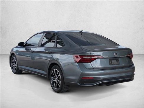 Used 2024 Volkswagen Jetta Sport image 7