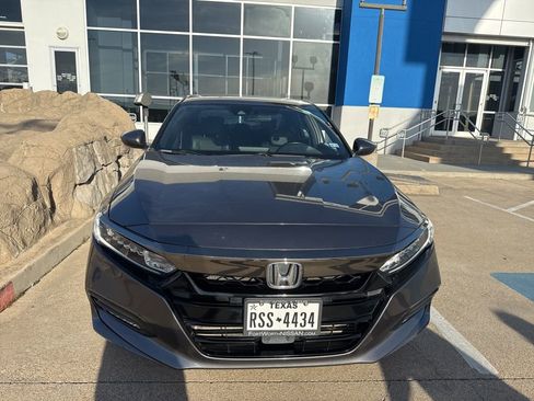 Used 2019 Honda Accord Sport image 2