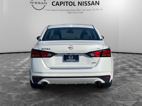 Used 2023 Nissan Altima 2.5 SV w/ SV Premium Package image 6