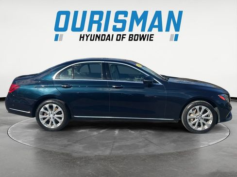 Used 2017 Mercedes-Benz E 300 4MATIC image 7