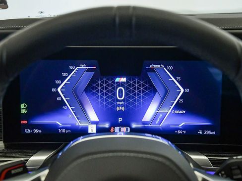 Certified 2025 BMW i7 eDrive50 w/ M Sport Package RWD image 24