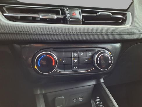 Used 2025 Chevrolet TrailBlazer LT w/ Driver Confidence Package AWD/4WD image 9