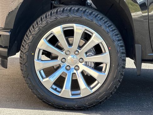 Used 2022 Chevrolet Silverado 1500 High Country w/ LPO, Dark Essentials Package AWD/4WD image 27