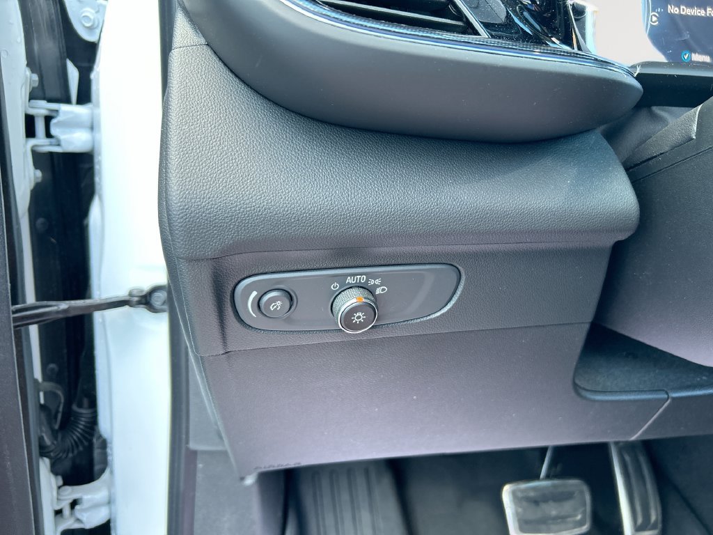 Used 2023 Buick Envision Essence AWD/4WD image 17