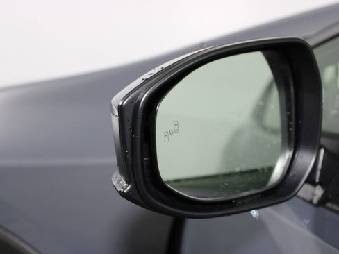 Used 2024 Toyota Prius LE image 33