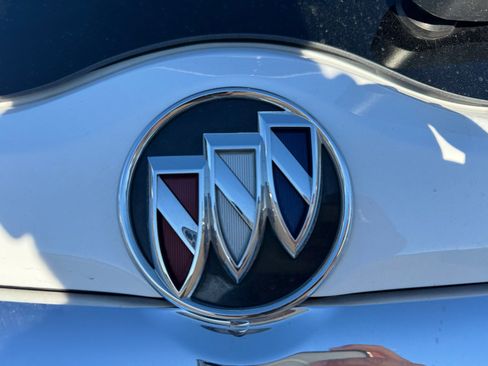 Used 2022 Buick Enclave Premium image 24