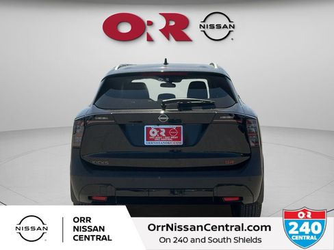 New 2026 Nissan Kicks SR w/ SR Premium Package FWD image 6