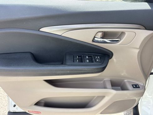 Used 2017 Honda Pilot EX-L image 12
