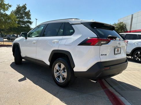 Used 2025 Toyota RAV4 XLE FWD image 8