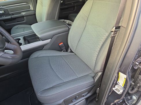 New 2026 RAM 2500 Big Horn AWD/4WD image 9