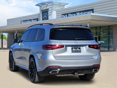 Used 2025 Mercedes-Benz GLS 450 4MATIC image 4