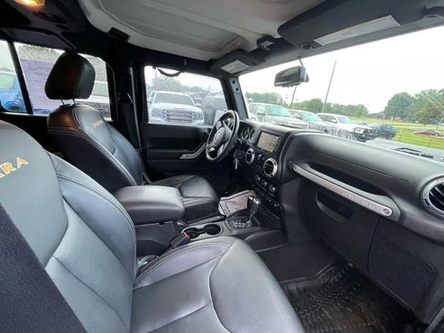 Used 2015 Jeep Wrangler Unlimited Sahara w/ Connectivity Group AWD/4WD image 10
