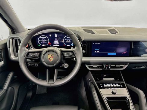 Certified 2025 Porsche Cayenne AWD/4WD image 24
