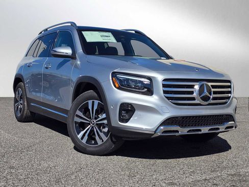 New 2025 Mercedes-Benz GLB 250 4MATIC image 39