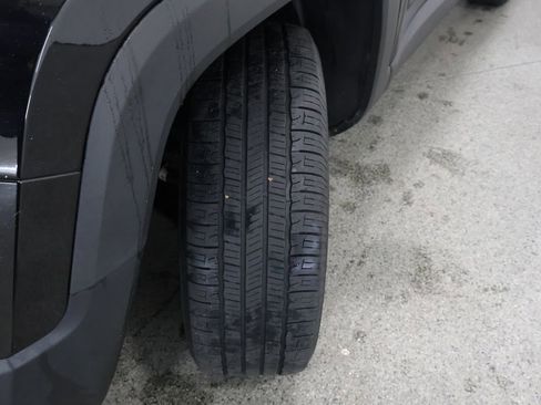 Used 2016 Jeep Renegade Limited image 4