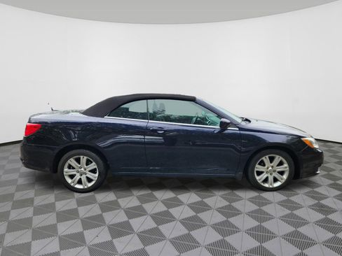 Used 2012 Chrysler 200 Touring FWD image 6