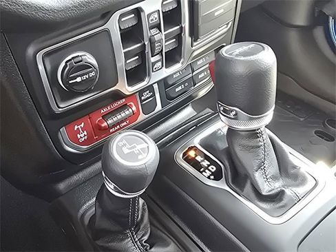 New 2025 Jeep Gladiator Willys image 10