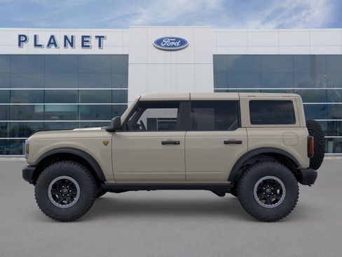 New 2026 Ford Bronco Badlands AWD/4WD image 3