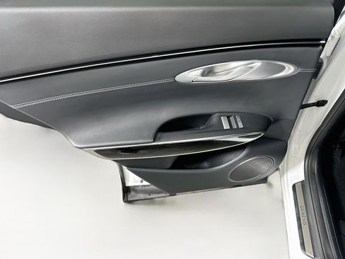 Used 2025 Genesis GV70 2.5T AWD/4WD image 25