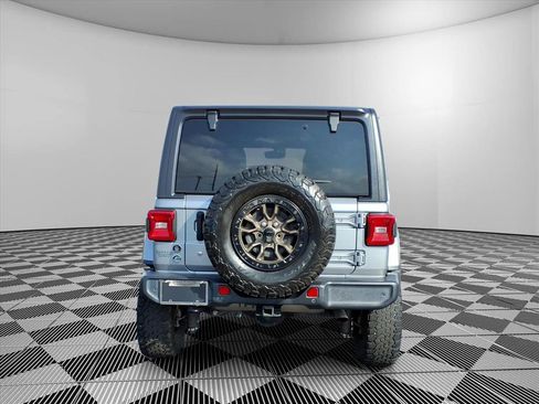 Used 2018 Jeep Wrangler Unlimited Sahara image 6