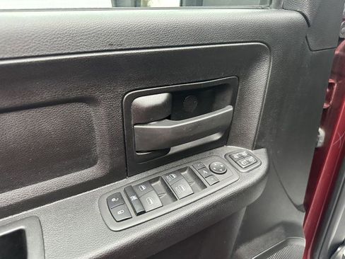 Used 2024 RAM 2500 Tradesman w/ Chrome Appearance Group image 19