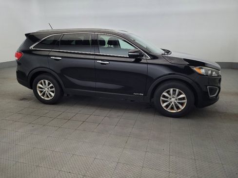 Used 2018 Kia Sorento LX AWD/4WD image 11
