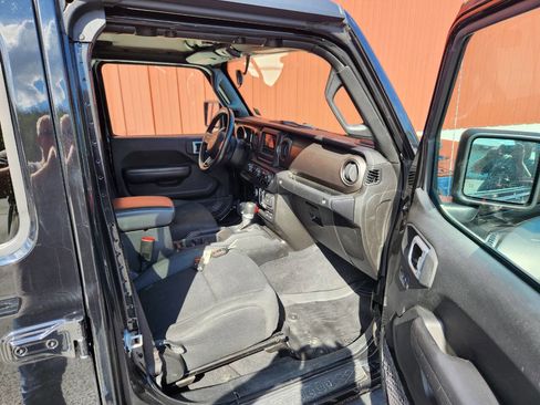 Used 2020 Jeep Gladiator Sport w/ Quick Order Package 24S image 12