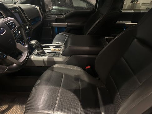 Used 2019 Ford F150 Raptor w/ Equipment Group 802A Luxury image 9