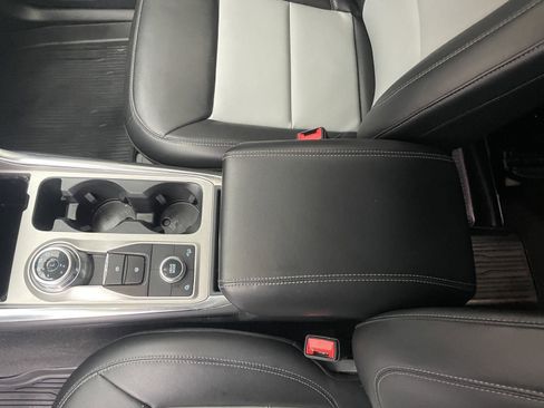 Used 2023 Ford Explorer XLT w/ Equipment Group 202A image 16