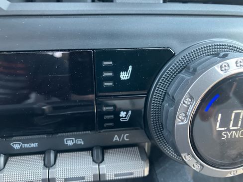 Used 2024 Toyota Tacoma Limited image 29