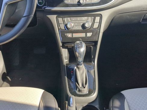 Used 2021 Buick Encore Preferred image 19