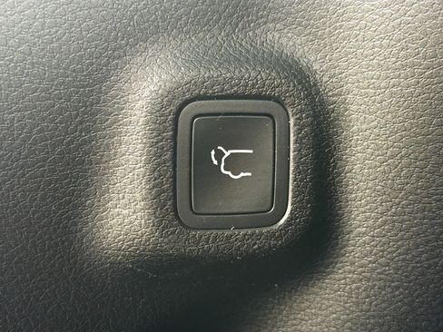 Used 2019 Jeep Compass Limited w/ Advanced Safety Group image 13