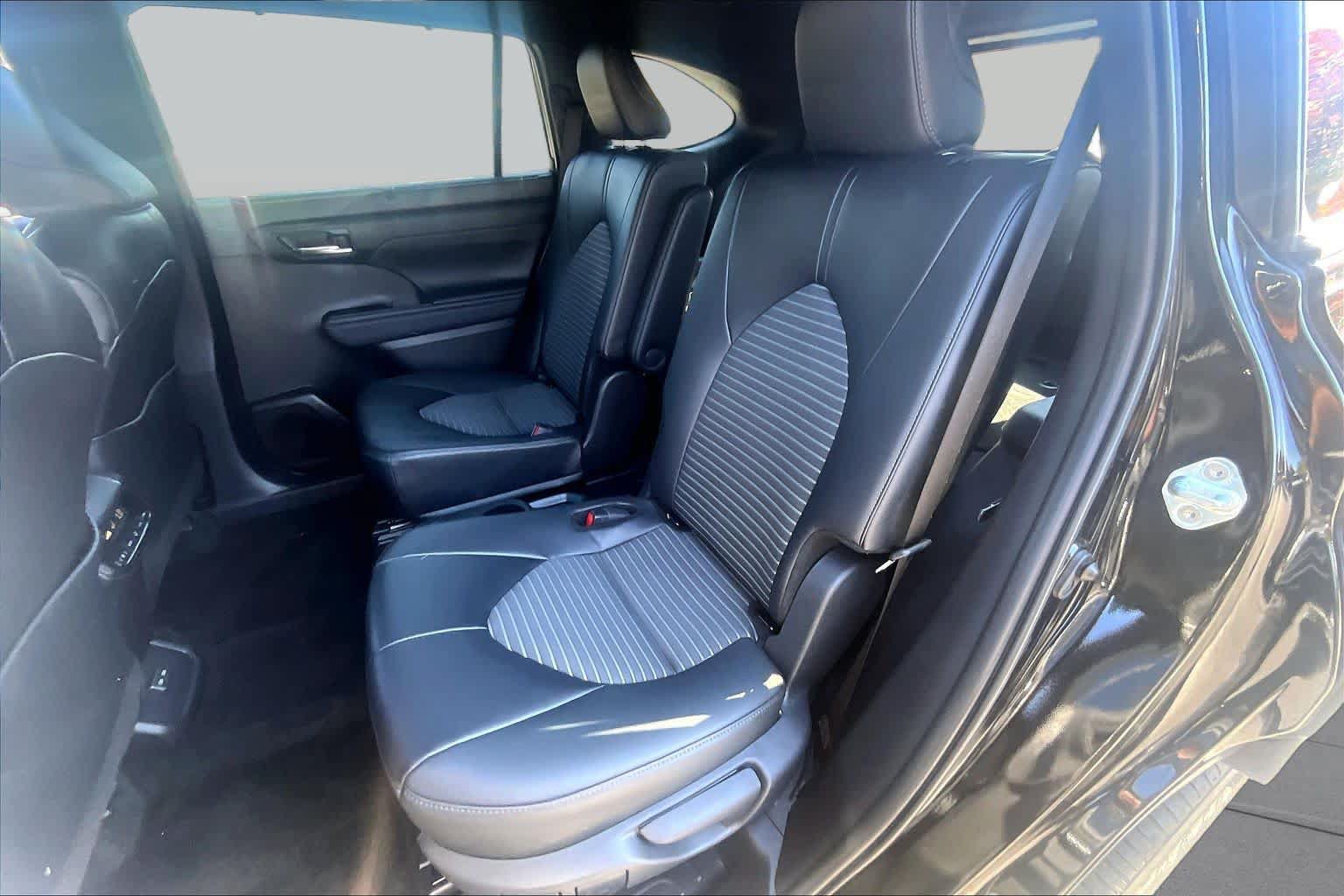 Used 2024 Toyota Highlander XSE FWD image 20