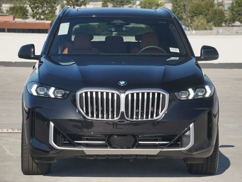 Used 2026 BMW X5 xDrive50e w/ Premium Package AWD/4WD image 2