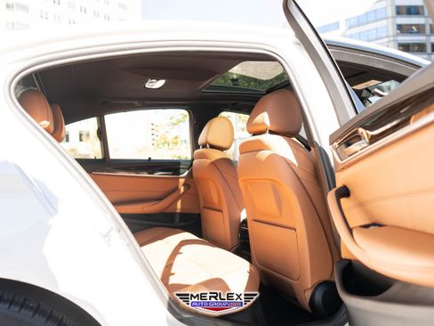 Used 2019 BMW 540i w/ M Sport Package image 19
