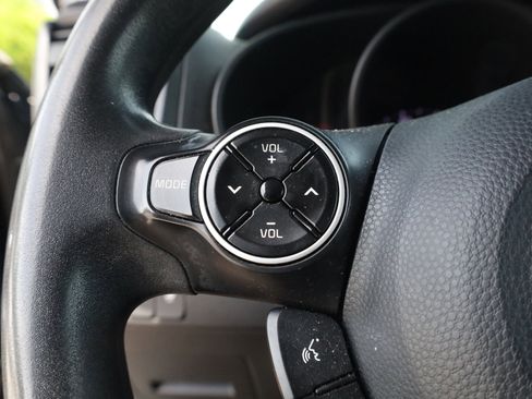 Used 2018 Kia Soul + FWD image 12