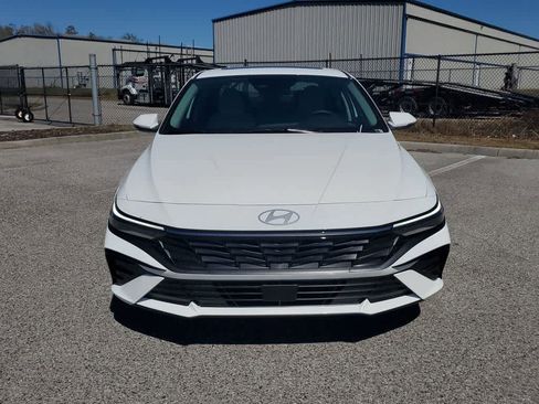 New 2026 Hyundai Elantra Limited image 18