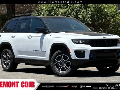 New 2023 Jeep Grand Cherokee Trailhawk w/ Advanced Protech Group II