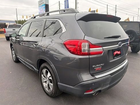 Used 2019 Subaru Ascent Premium image 3