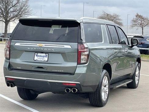 Used 2023 Chevrolet Suburban Premier image 4