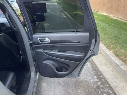 Used 2021 Jeep Grand Cherokee Laredo X AWD/4WD image 36