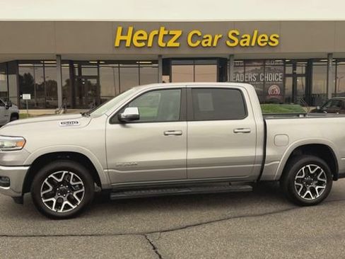 Used 2025 RAM 1500 Laramie AWD/4WD image 5