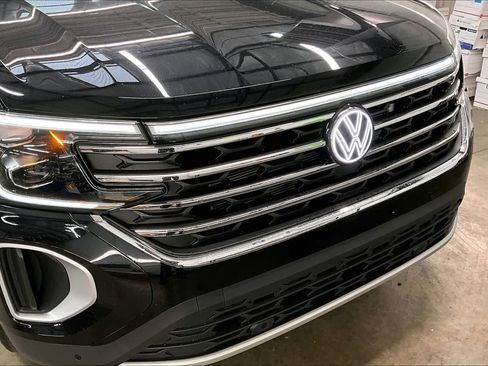 New 2026 Volkswagen Atlas SE image 32
