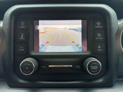 Used 2021 Jeep Gladiator Sport image 21