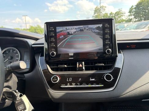 Used 2020 Toyota Corolla LE FWD image 25