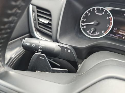 Used 2025 Nissan Rogue SV FWD image 33