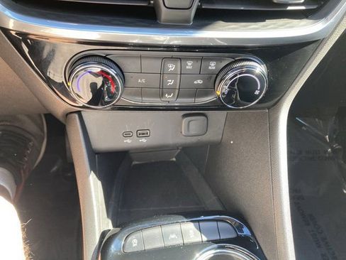 Used 2024 Buick Encore GX Sport Touring image 19